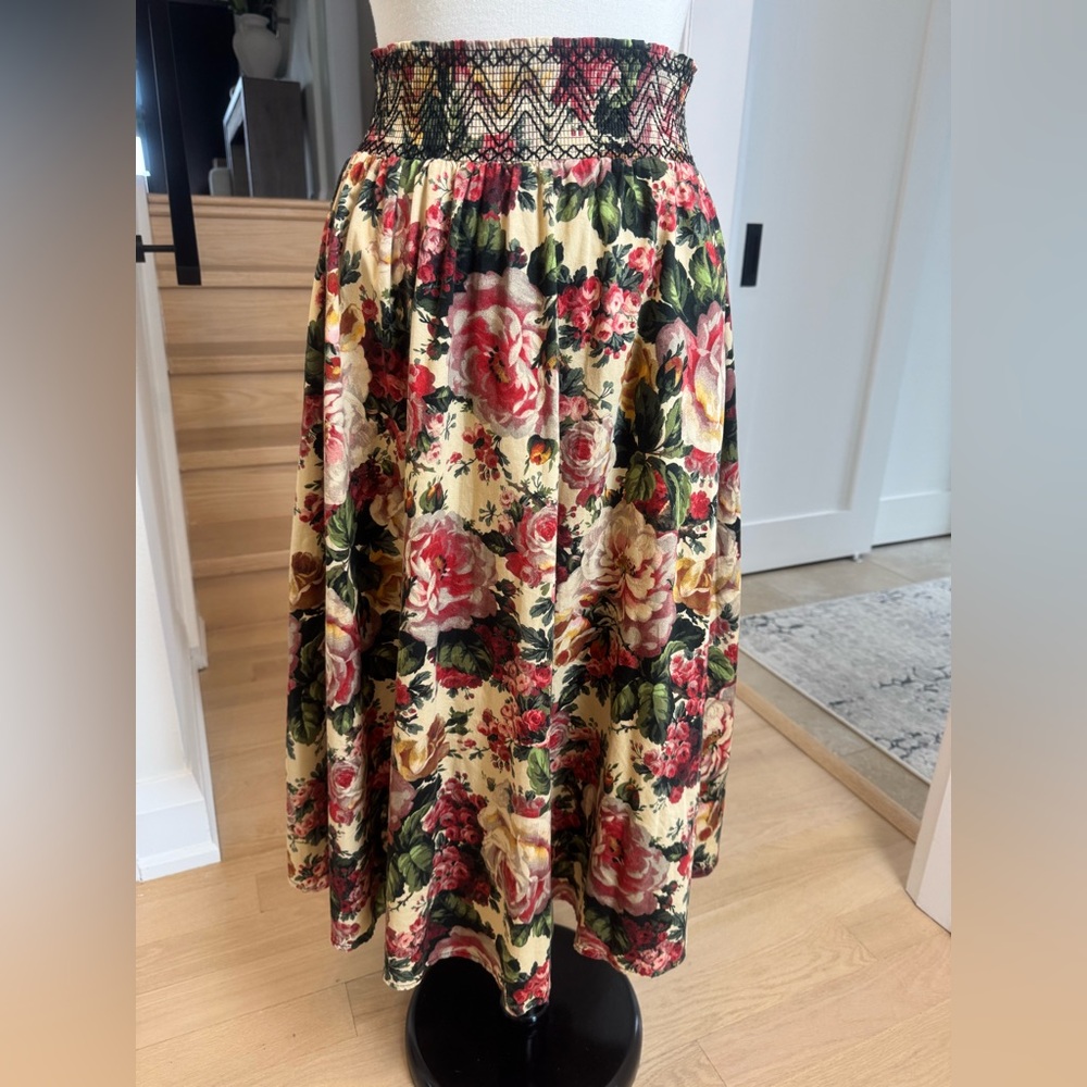 ZARA Floral Midi Skirt Smocked Waist Pockets – Size M